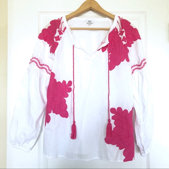crown & ivy Tops - Crown & Ivy 100% Cotton White & Pink Tassel Blouse